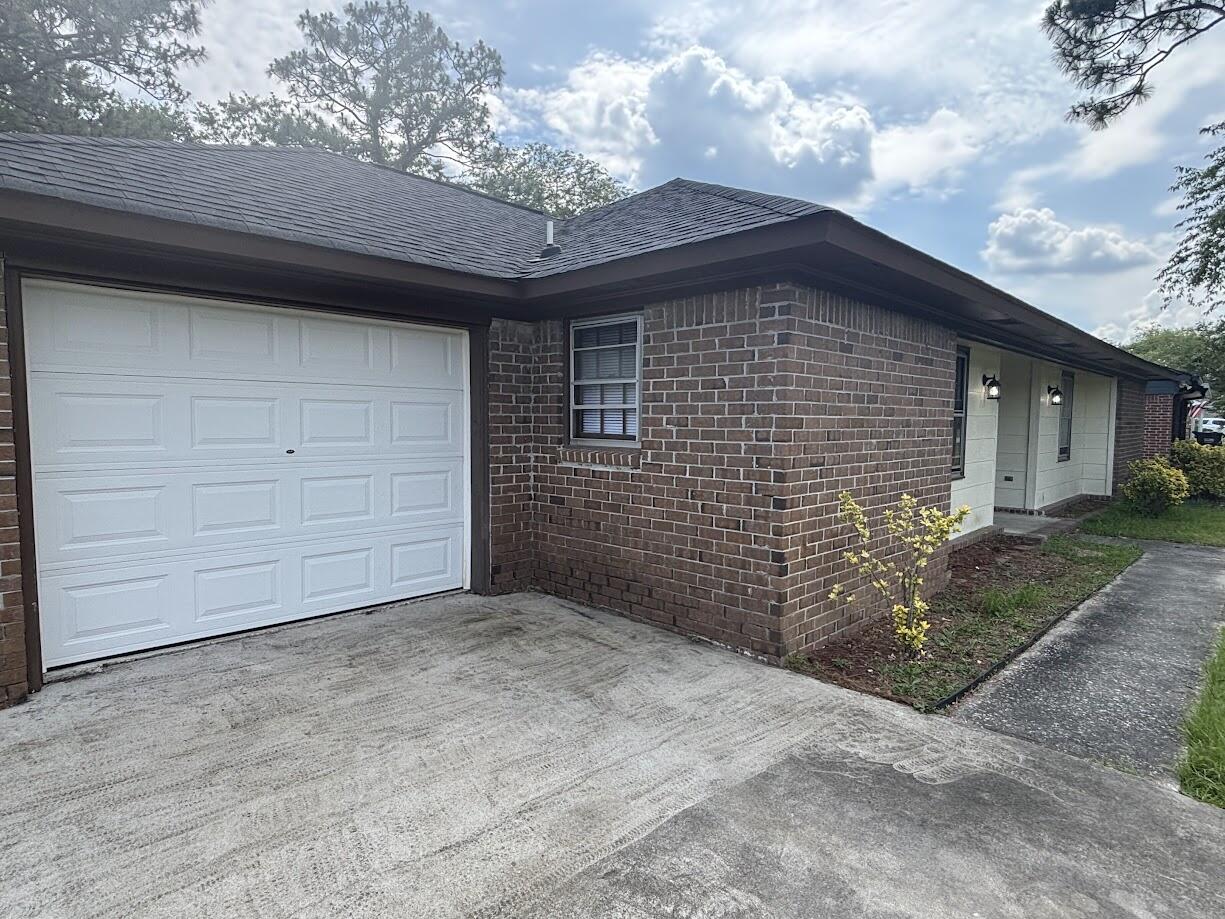 206 Longleaf Road Summerville, SC 29486 - Photo 1 of 15