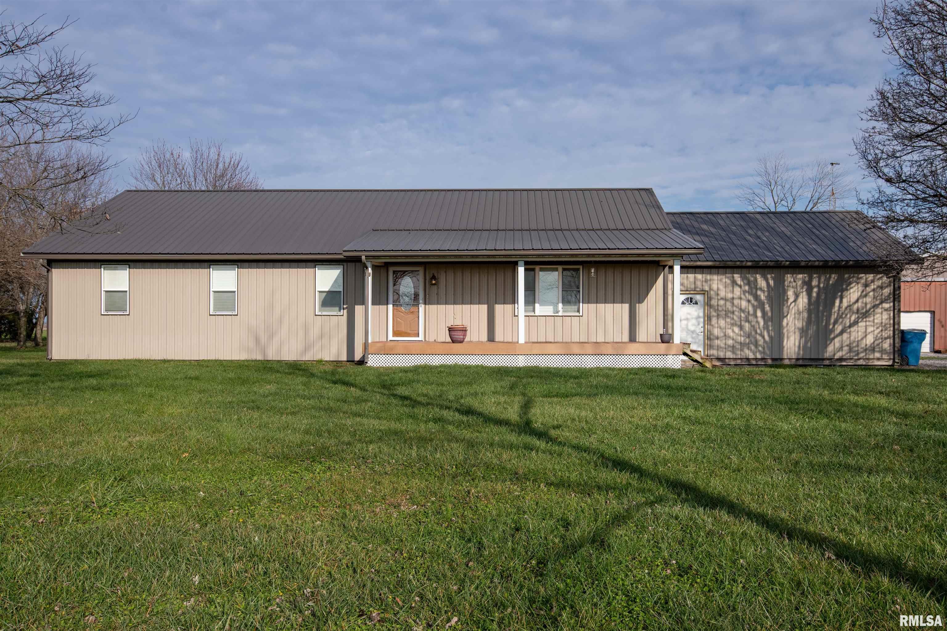 2647 Dowell Road Du Quoin, IL 62832 - Photo 1 of 36