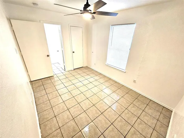 a view of a utility room