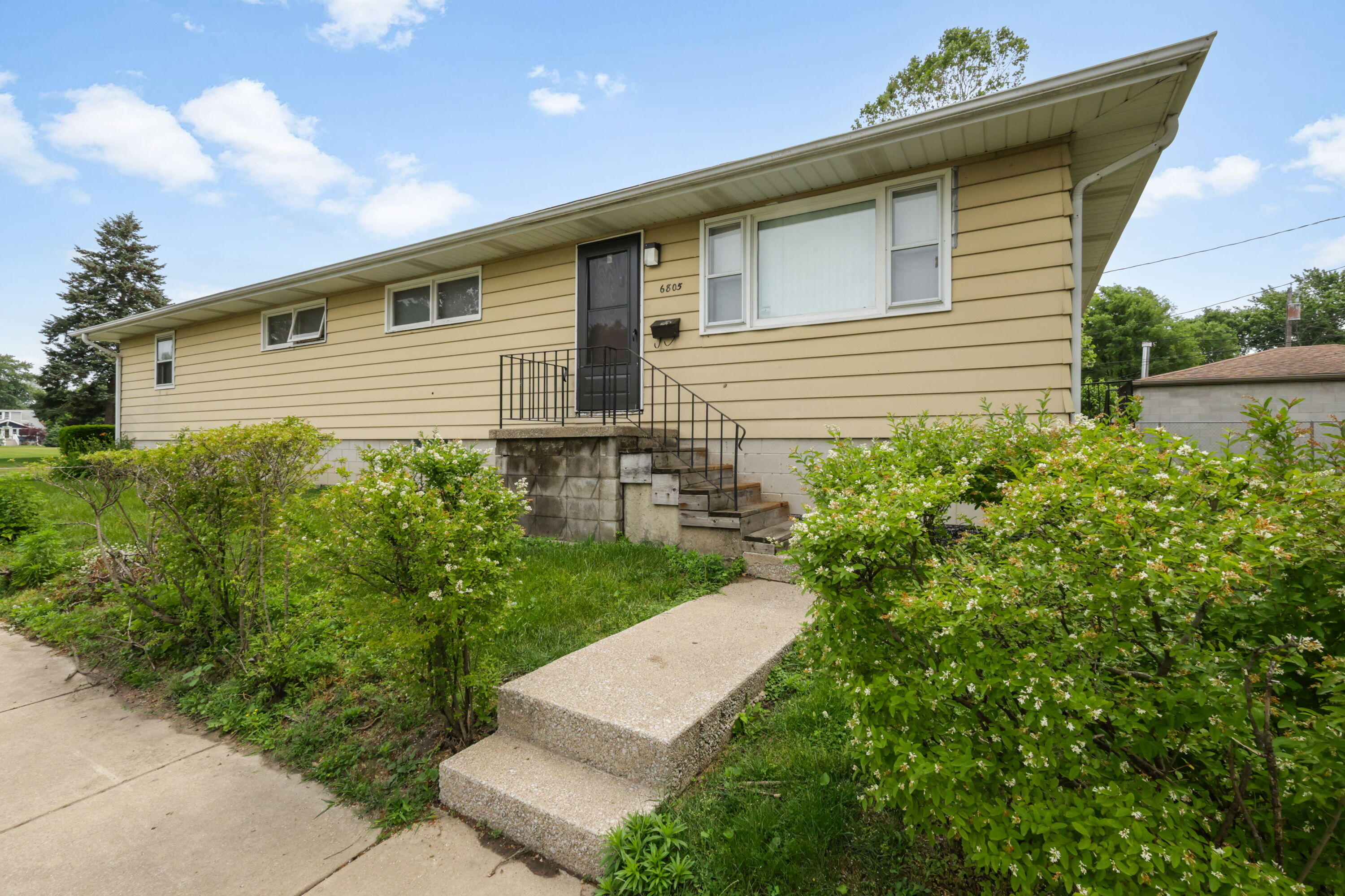 606 Spruce Street Hammond, IN 46324 - Photo 7 of 17 3000x2000