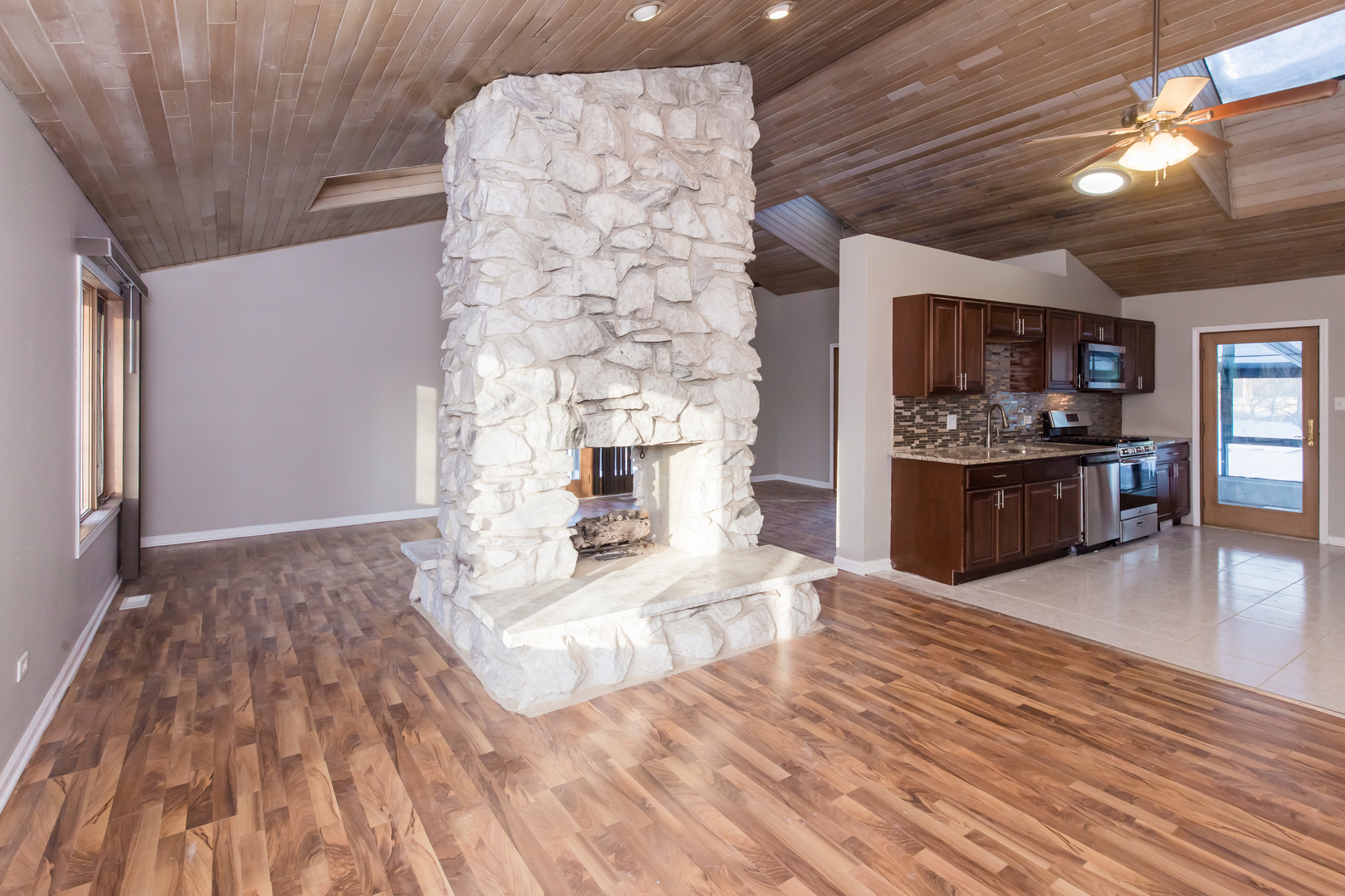 21400 Lisa Lane Steger, IL 60475 - Photo 6 of 31