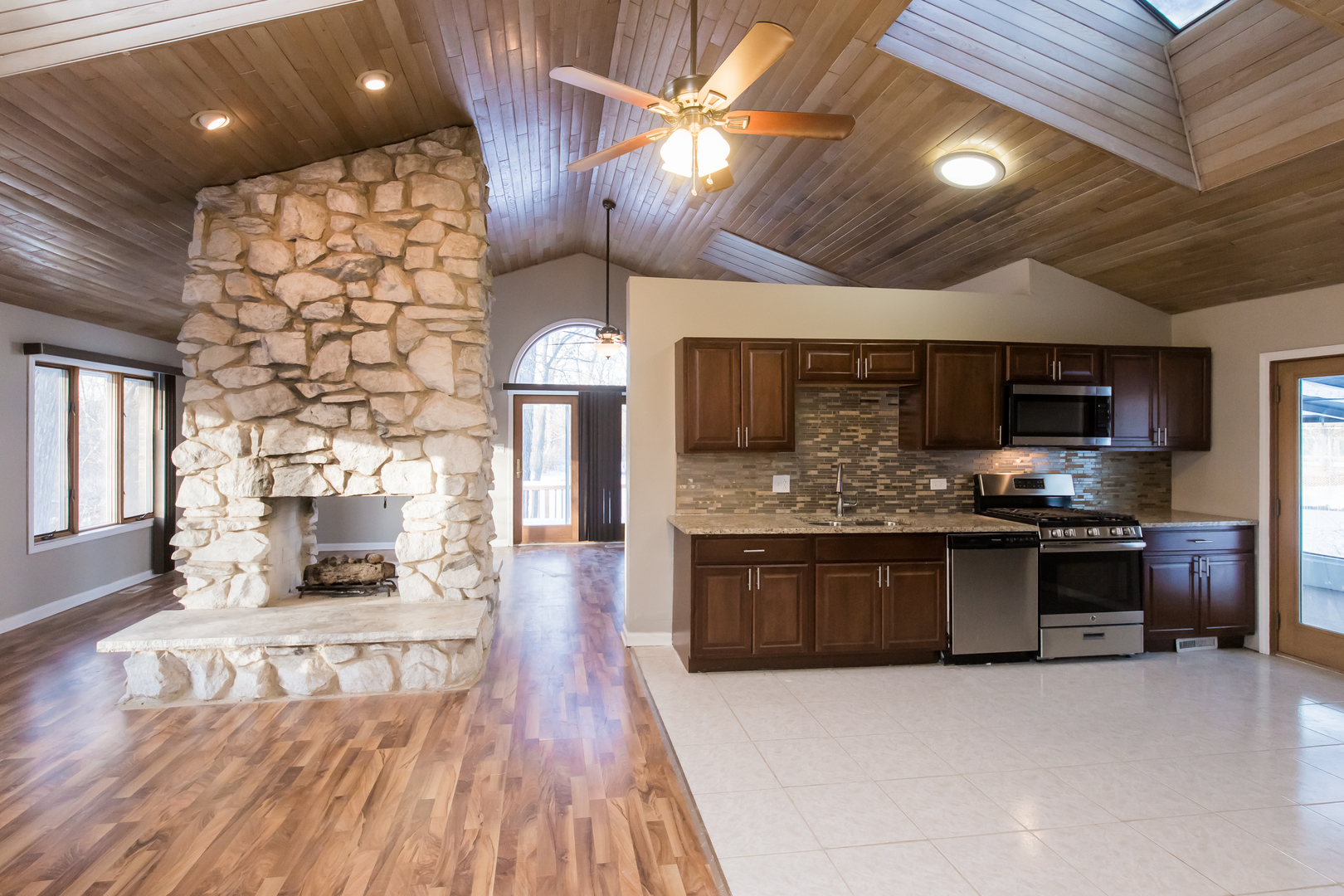 21400 Lisa Lane Steger, IL 60475 - Photo 8 of 31