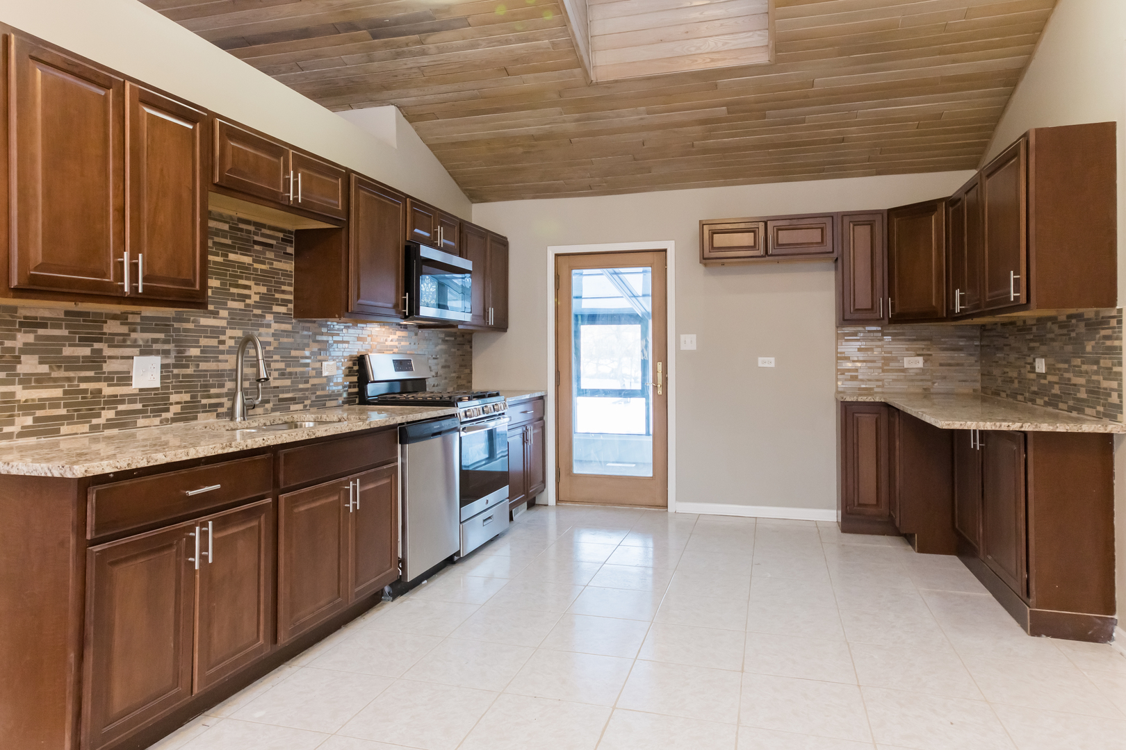 21400 Lisa Lane Steger, IL 60475 - Photo 10 of 31