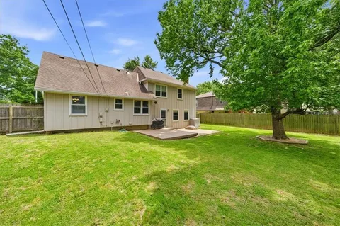 $285,000 | 9726 Winslow Place, Kansas City, MO 64131