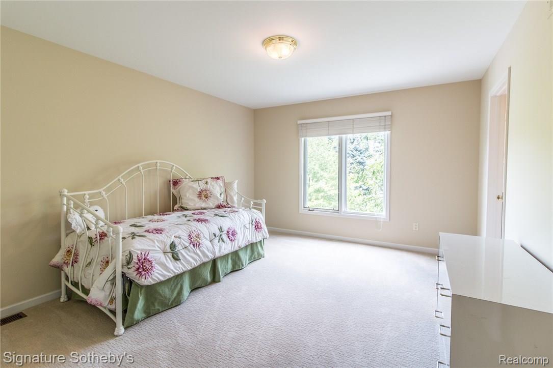 1650 Scenic Hollow Rochester, MI 48306 - Photo 44 of 60 JACK & JILL BEDROOM #2