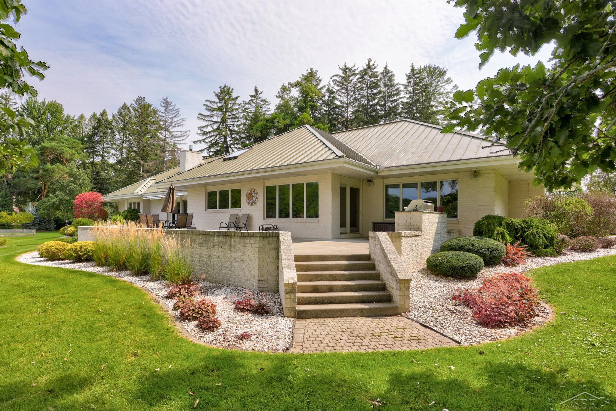 3858 South Graham Road Saginaw, MI 48609 - Photo 47 of 85 50119495-46.JPG