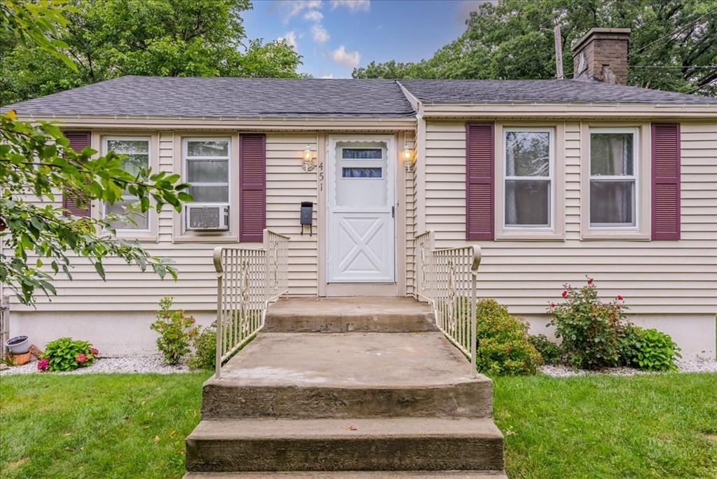 451 Sunderland Road Worcester, MA 01604 - Photo 2 of 27 Gallery Image 2