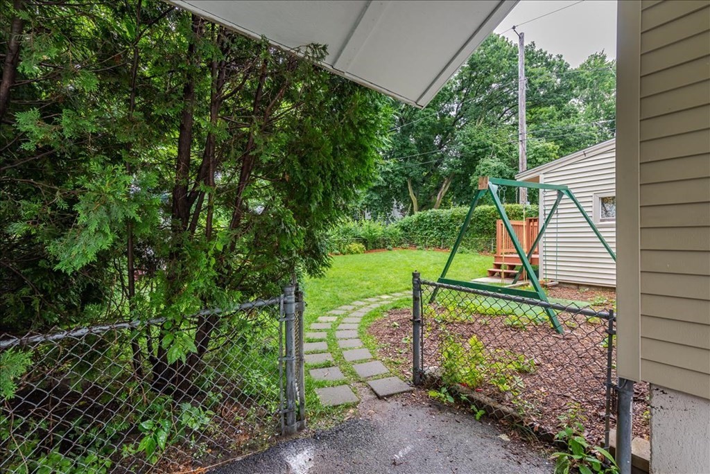 451 Sunderland Road Worcester, MA 01604 - Photo 21 of 27 Gallery Image 21
