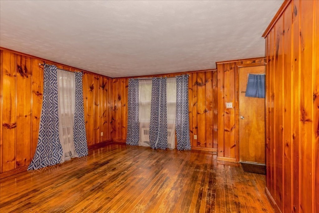 451 Sunderland Road Worcester, MA 01604 - Photo 8 of 27 Gallery Image 8
