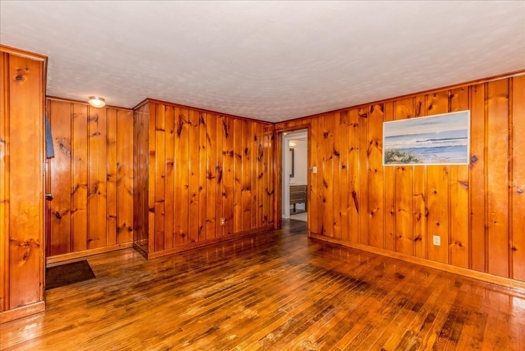 451 Sunderland Road Worcester, MA 01604 - Photo 9 of 27 Gallery Image 9