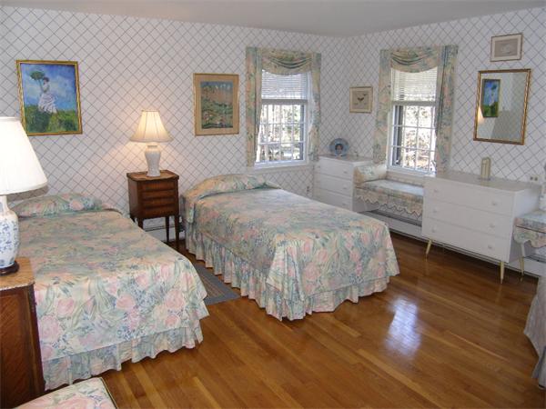 68 Nobscot Road Weston, MA 02493 - Photo 14 of 22 Gallery Image 14