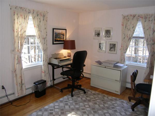 68 Nobscot Road Weston, MA 02493 - Photo 17 of 22 Gallery Image 17