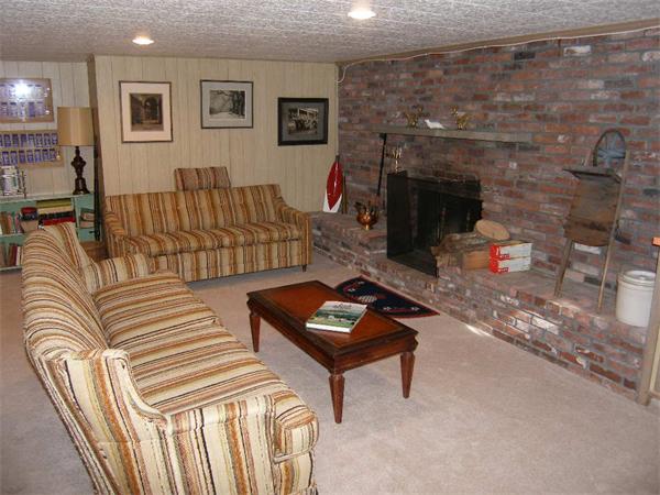 68 Nobscot Road Weston, MA 02493 - Photo 18 of 22 Gallery Image 18