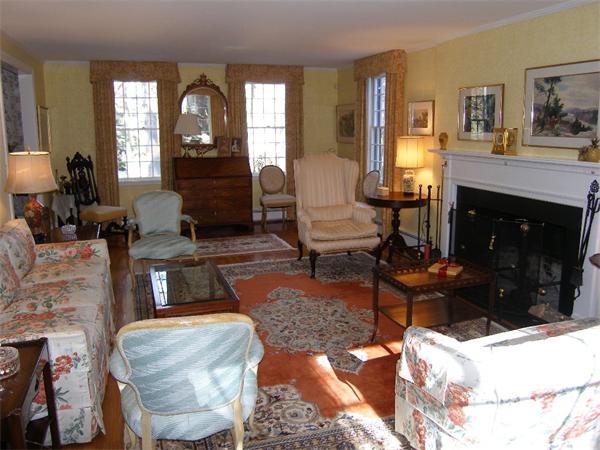 68 Nobscot Road Weston, MA 02493 - Photo 3 of 22 Gallery Image 3