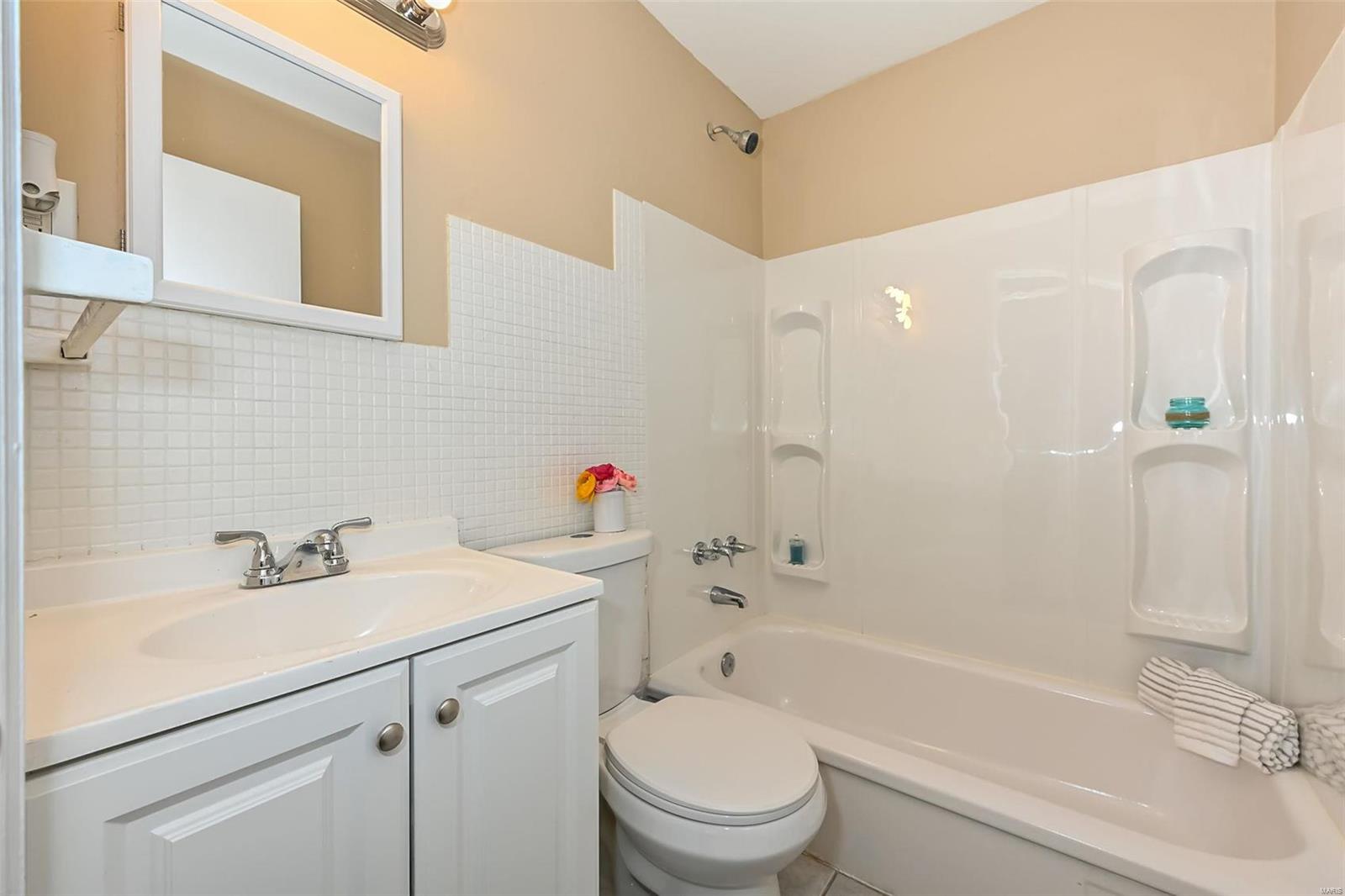 240 Presley Road St. Louis, MO 63137 - Photo 14 of 25