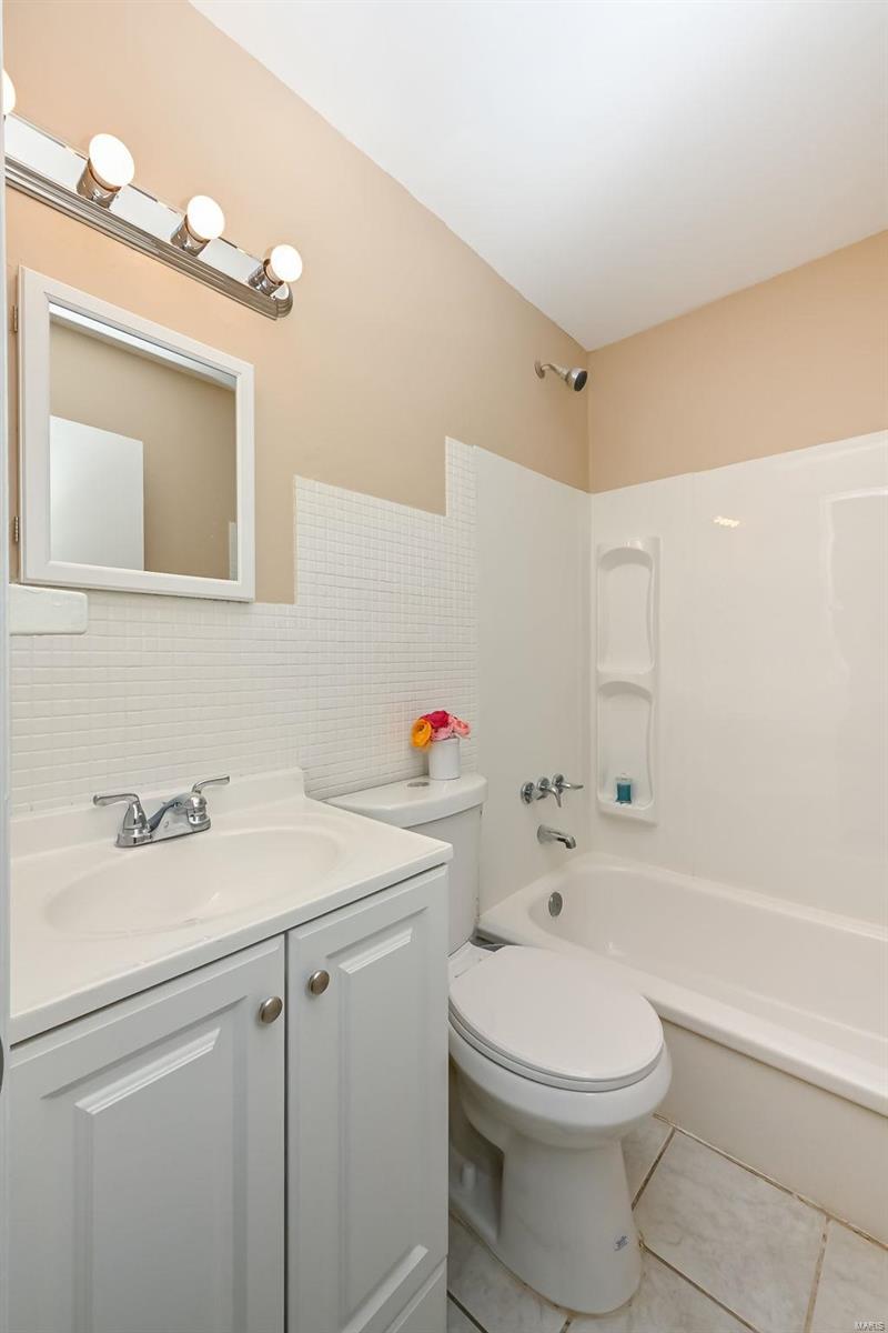 240 Presley Road St. Louis, MO 63137 - Photo 15 of 25