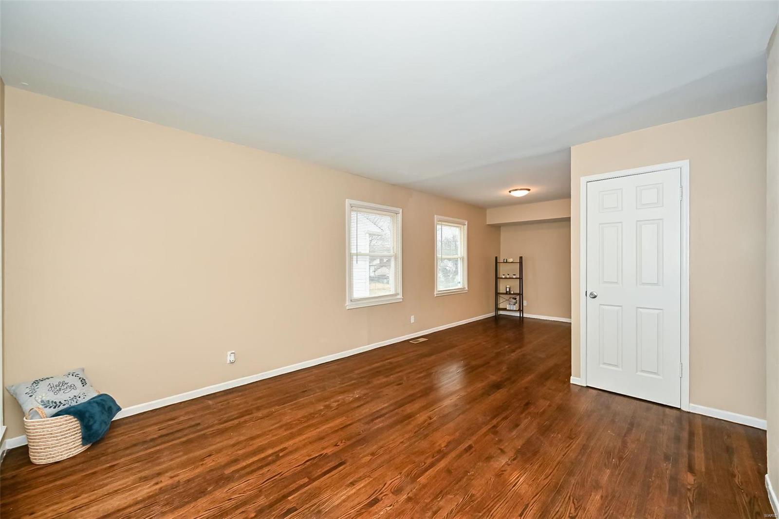 240 Presley Road St. Louis, MO 63137 - Photo 5 of 25