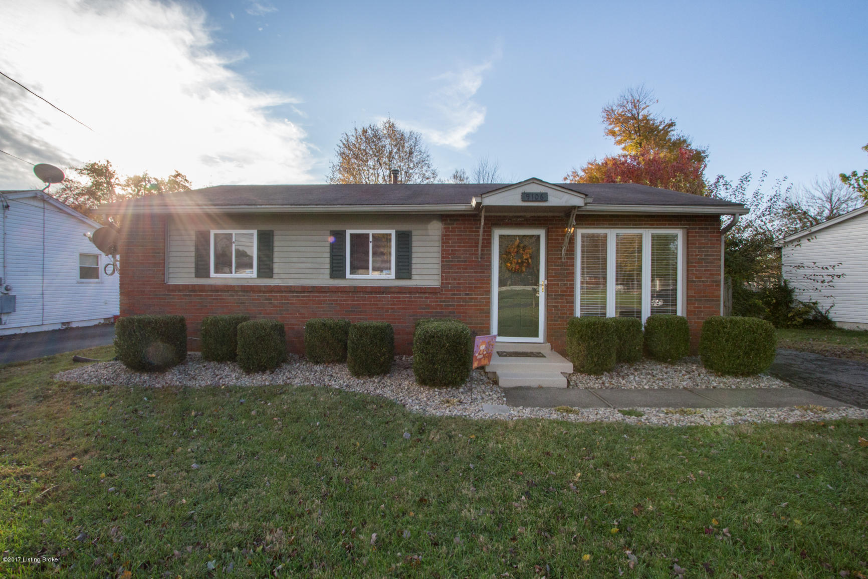 9106 New Maple Road Louisville, KY 40229 - Photo 3 of 48 JThomas Photography-9106 Maple-35
