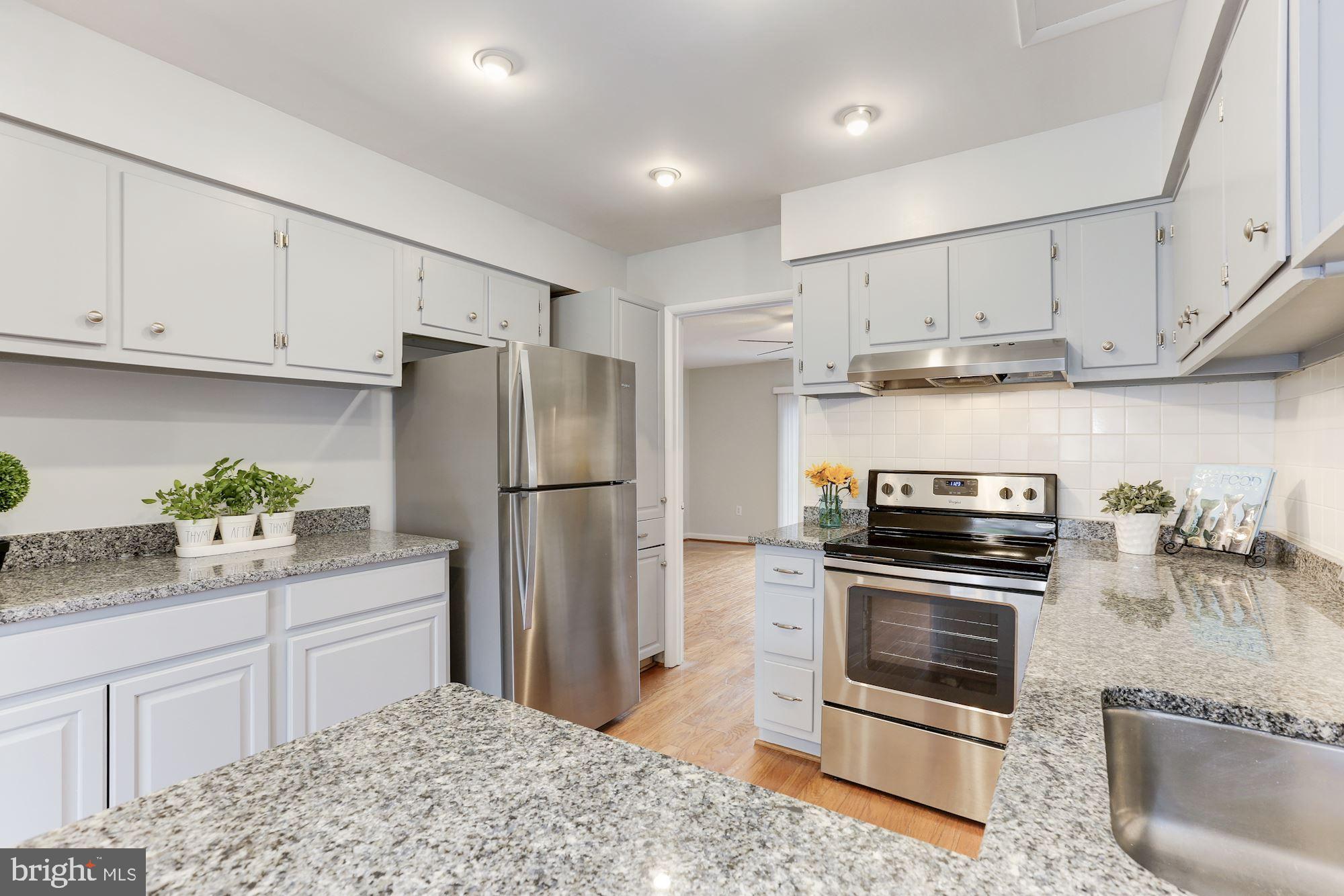 1383 Northgate Square Reston, VA 20190 - Photo 12 of 30 NEW GRANITE COUNTER TOPS!