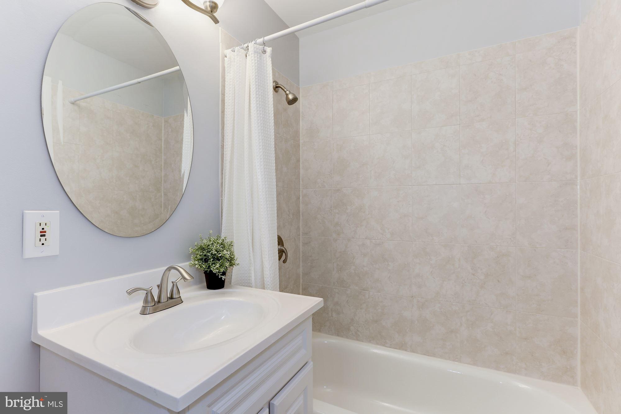 1383 Northgate Square Reston, VA 20190 - Photo 18 of 30 UPDATED UPPER BATH