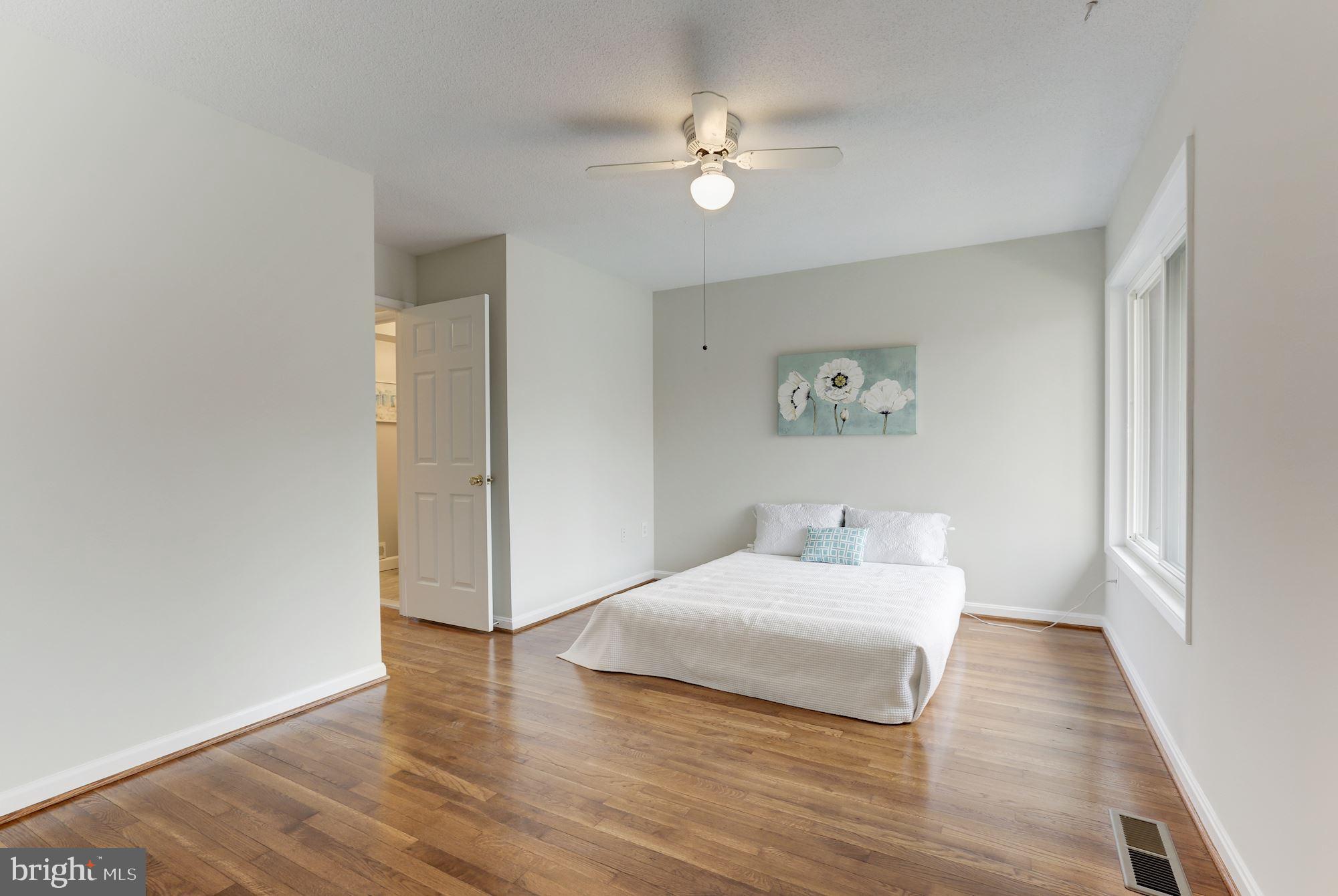 1383 Northgate Square Reston, VA 20190 - Photo 19 of 30 LARGE MASTER BEDROOM
