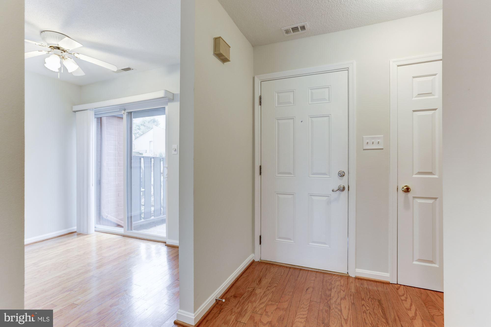 1383 Northgate Square Reston, VA 20190 - Photo 6 of 30 ENTIRE INTERIOR FRESHLY PAINTED.
