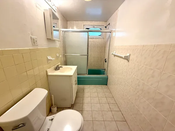 $2,600 | 8 Berkeley Street, Unit 1, Watertown, MA 02472