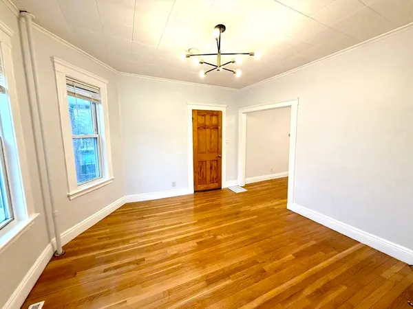 $2,700 | 8 Berkeley Street, Unit 1, Watertown, MA 02472