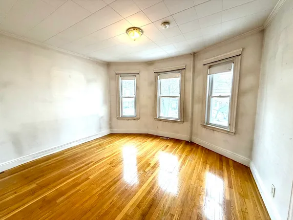 $2,600 | 8 Berkeley Street, Unit 1, Watertown, MA 02472