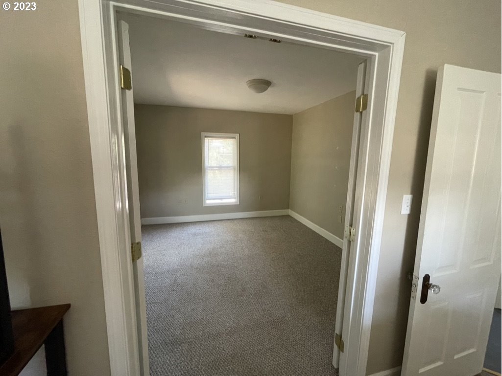 814 East 4th Street Newberg, OR 97132 - Photo 12 of 22