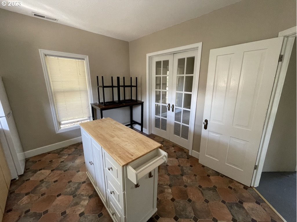 814 East 4th Street Newberg, OR 97132 - Photo 7 of 22