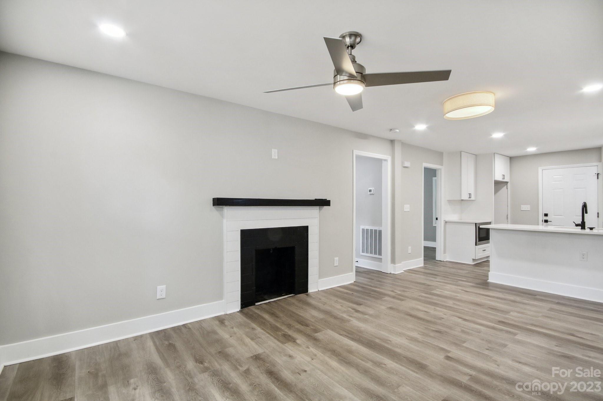 2908 Beech Nut Road Charlotte, NC 28208 - Photo 3 of 13 Gallery Image 3