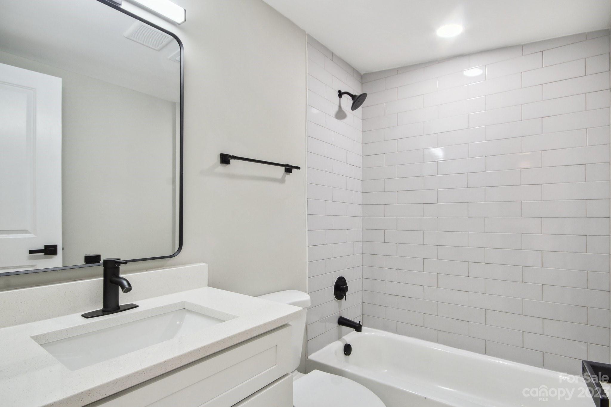 2908 Beech Nut Road Charlotte, NC 28208 - Photo 4 of 13 Gallery Image 4