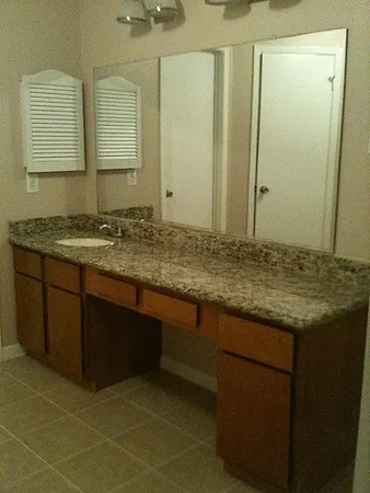 $2,300 | 12511 Riverbend Street, Mont Belvieu, TX 77523