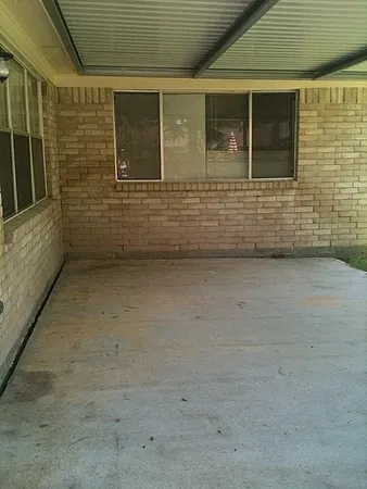 $2,300 | 12511 Riverbend Street, Mont Belvieu, TX 77523
