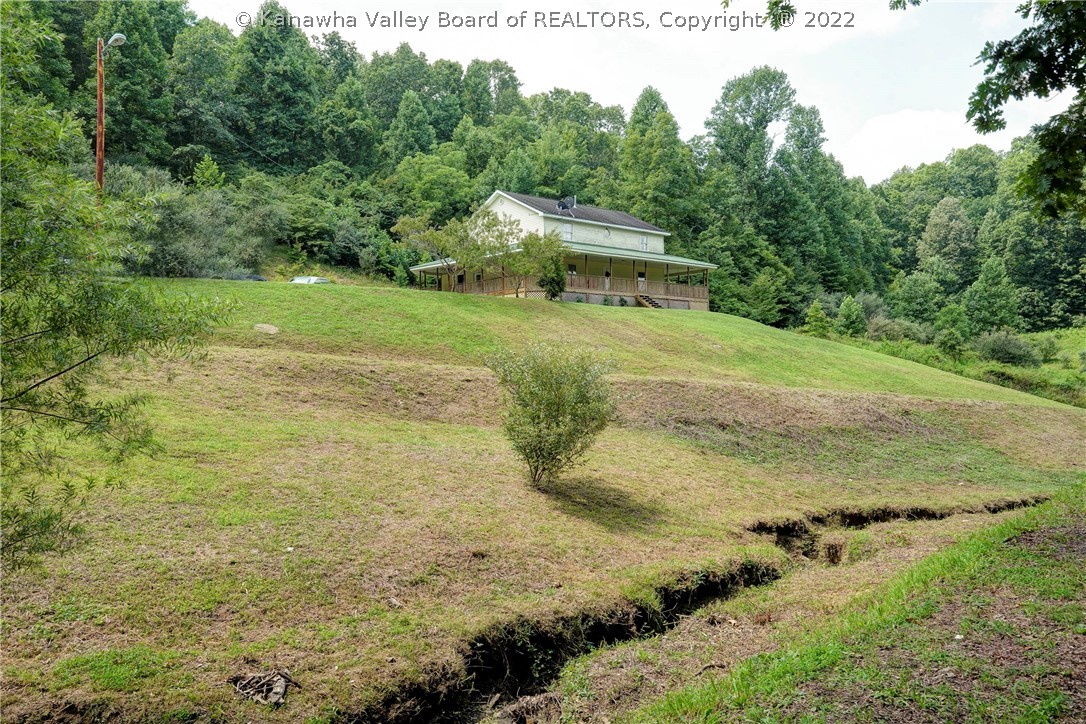 185 Sugartree Road Griffithsville, WV 25521 - Photo 4 of 46 Gallery Image 4