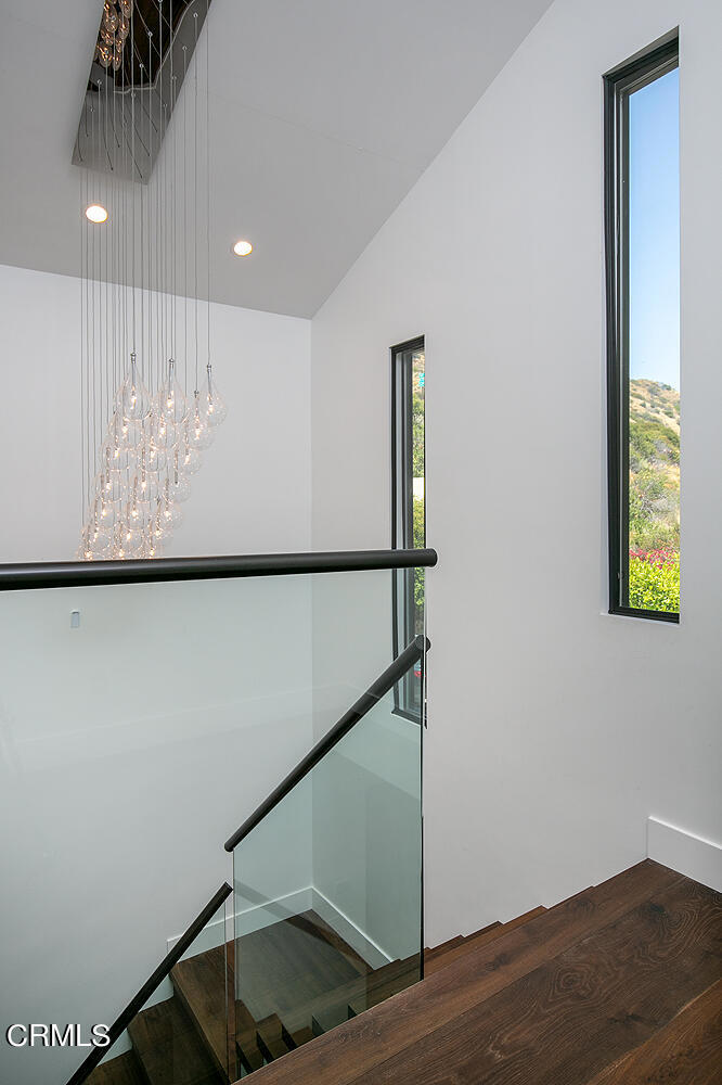 2149 Estes Road Los Angeles, CA 90041 - Photo 17 of 37 2149 Estes Road Hallway