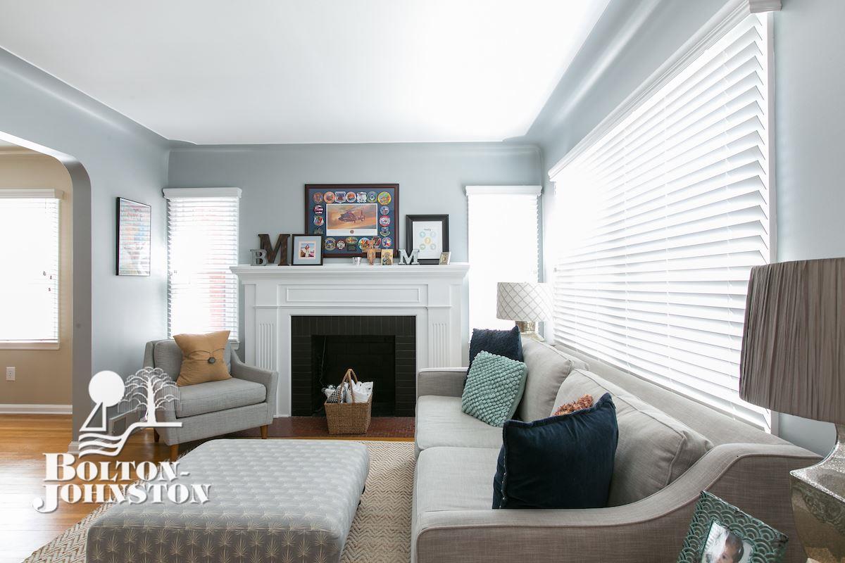 1616 Hampton Road Grosse Pointe Woods, MI 48236 - Photo 3 of 29