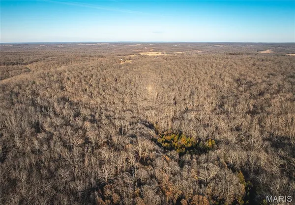 $549,900 | 38925 Stonepiler Avenue, Edwards, MO 65326