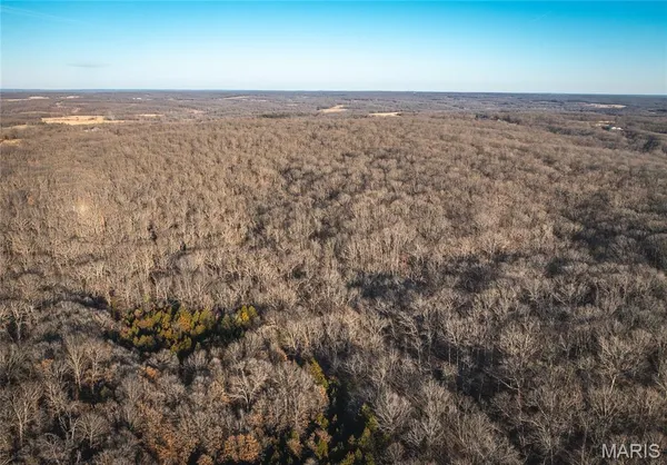 $549,900 | 38925 Stonepiler Avenue, Edwards, MO 65326