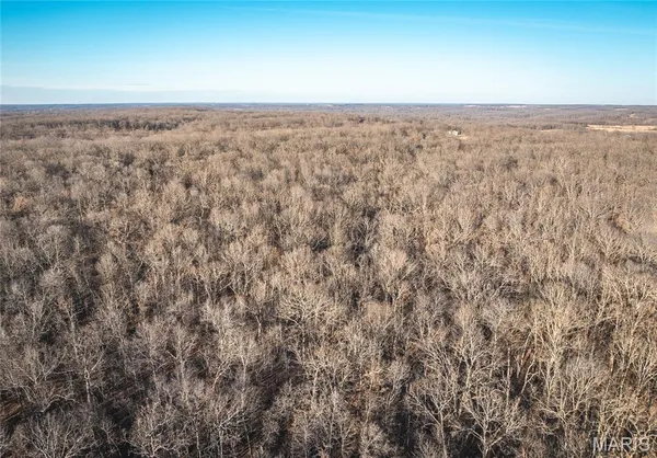 $549,900 | 38925 Stonepiler Avenue, Edwards, MO 65326