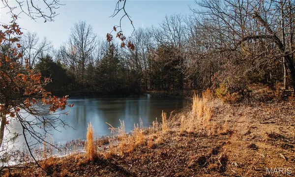 $549,900 | 38925 Stonepiler Avenue, Edwards, MO 65326