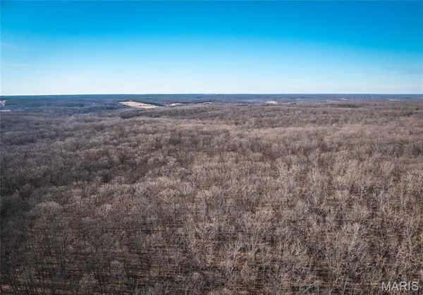 $549,900 | 38925 Stonepiler Avenue, Edwards, MO 65326