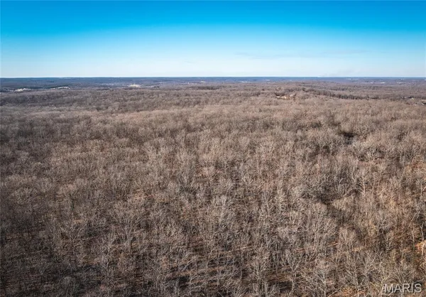 $549,900 | 38925 Stonepiler Avenue, Edwards, MO 65326