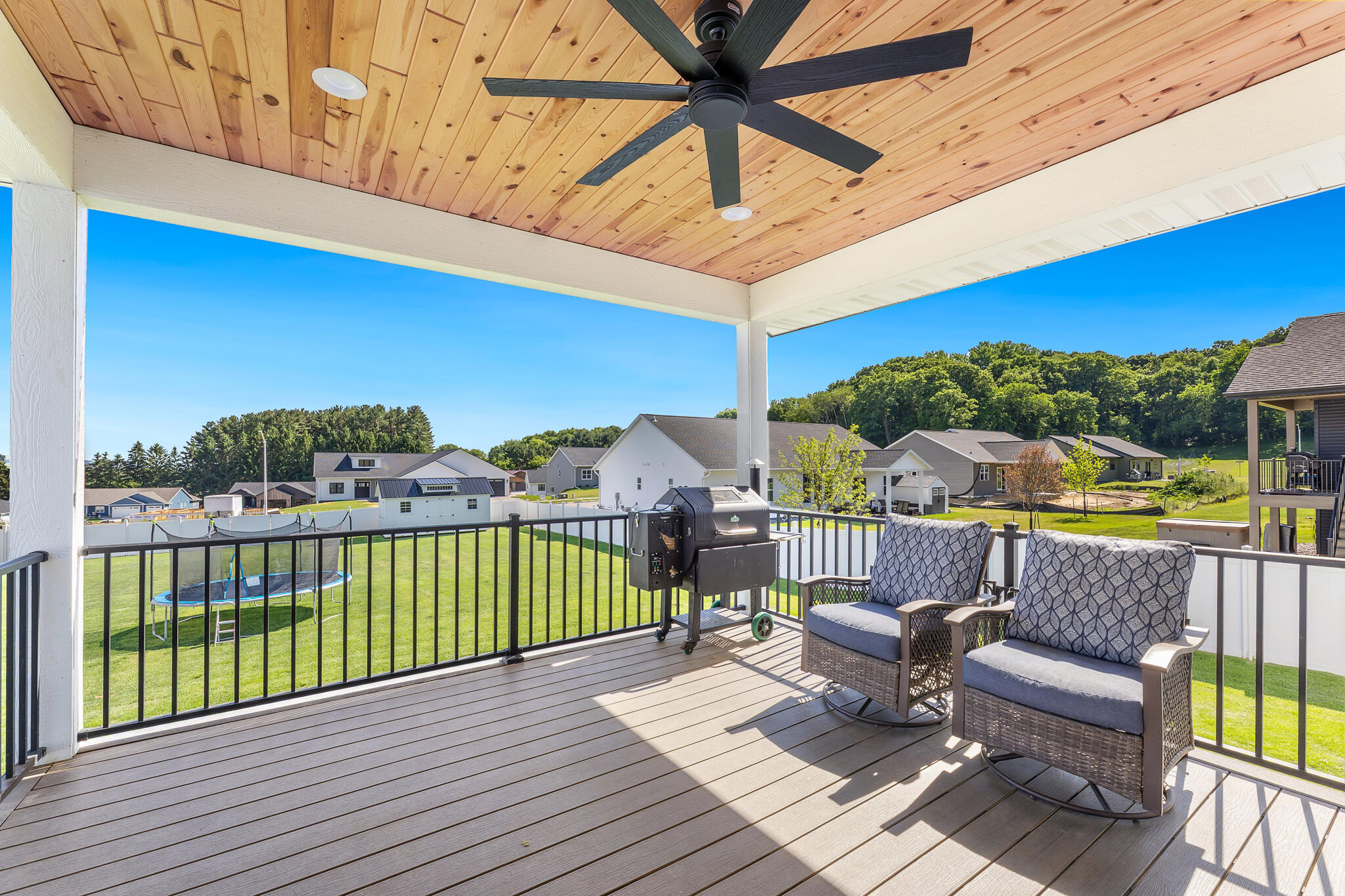 274 Weston Road Holmen, WI 54636 - Photo 35 of 38 35 DECK OFF DINING