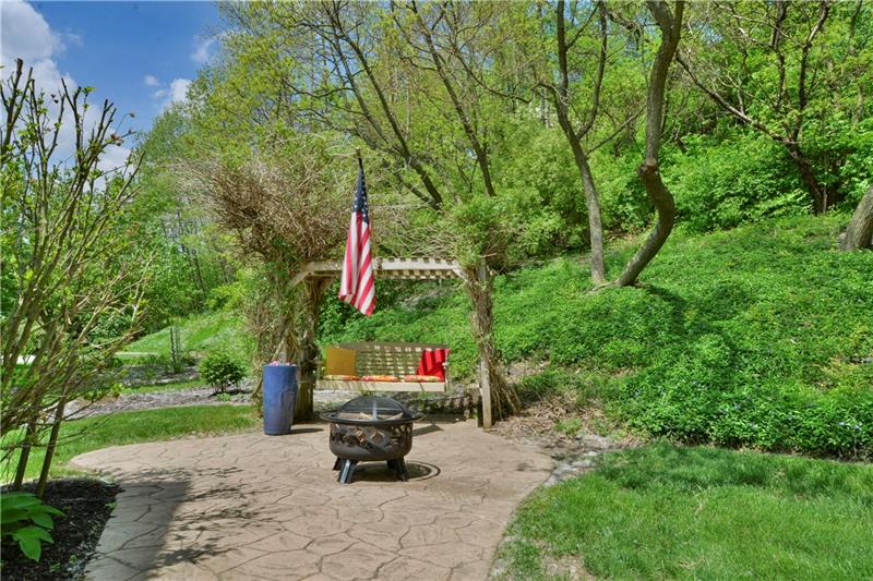 709 McClellan Court McKees Rocks, PA 15136 - Photo 24 of 25 Back Yard