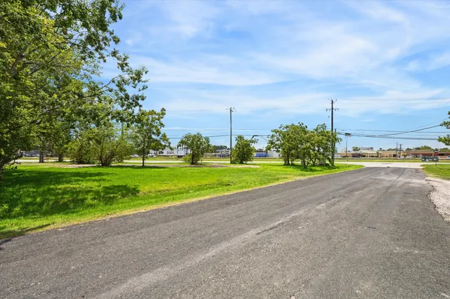 $50,000 | 408 North Oak Street, Texas City, TX 77591