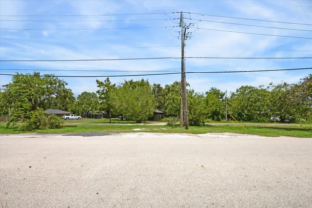 $50,000 | 408 North Oak Street, Texas City, TX 77591