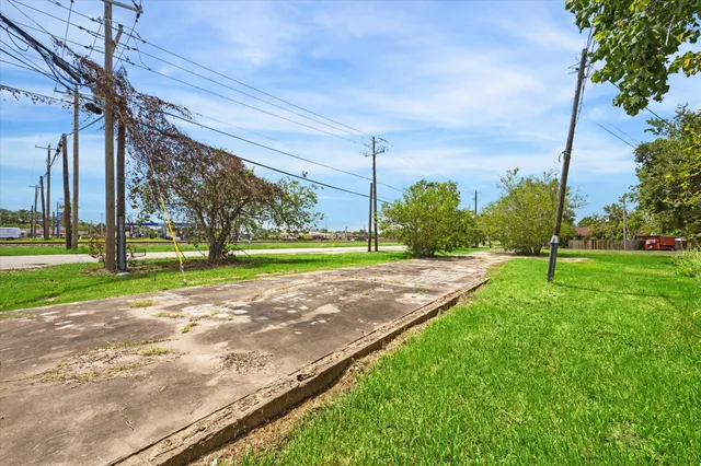 $50,000 | 408 North Oak Street, Texas City, TX 77591