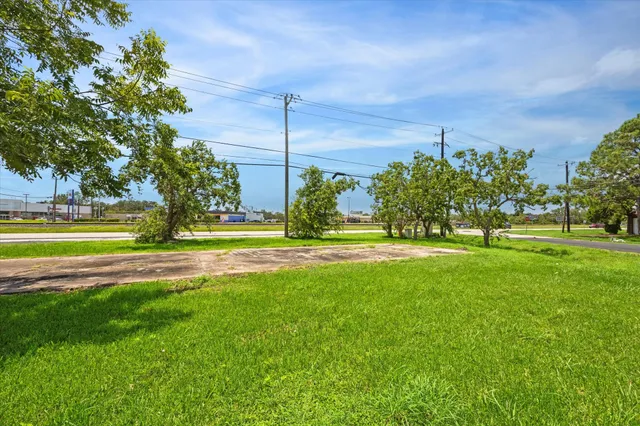 $50,000 | 408 North Oak Street, Texas City, TX 77591